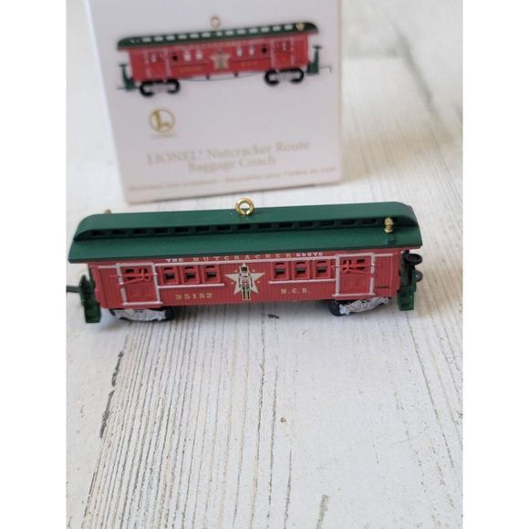 Hallmark Leonel Nutcracker root baggage coach 2012 ornament Xmas train - Picture 7 of 7